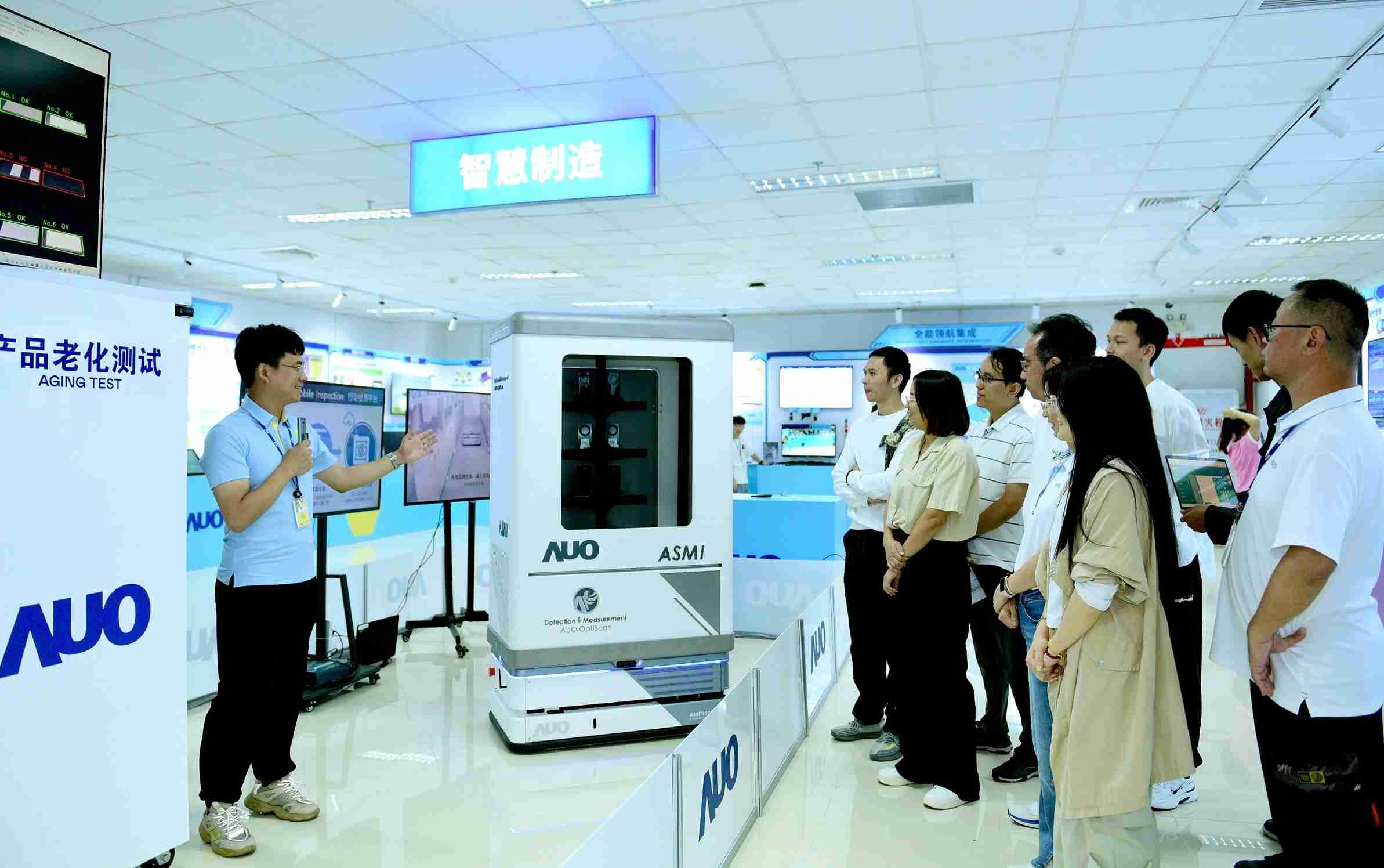 银河集团厦门将5G+ABC技术串联生产管理全流程，，，打通研发、、、采购、、、生管、、、、制程、、设备、、、质量等产品全生命周期制造流程，，完成数字化设计、、智慧供应链、、智能座舱、、全流程设备管理、、、数据驱动优化、、、智慧在线检测、、智慧品管等自适应生产模式升级